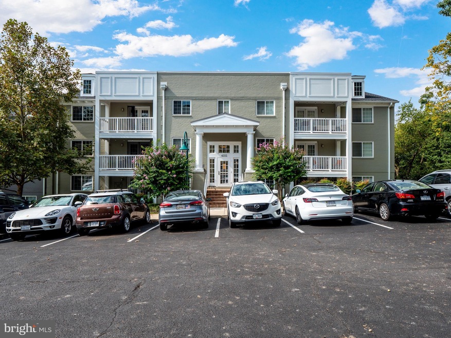 4151 S Four Mile Run Dr unit 401, Arlington, VA 22204 - photo 1