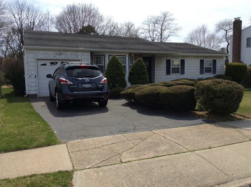 139 Jeatom Ln, Amityville, NY 11701 - photo 1