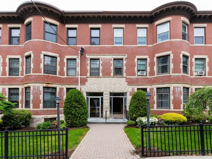 145 Winthrop Rd unit 1, Brookline, MA 02445 - photo 1