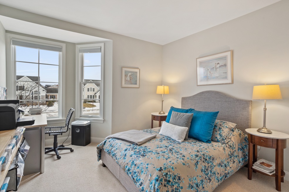 2300 Chestnut Ave unit 204, Glenview, IL 60026 - photo 1