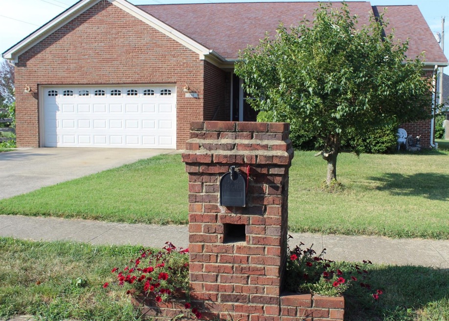 136 Leann Ln, Nicholasville, KY 40356 - photo 1
