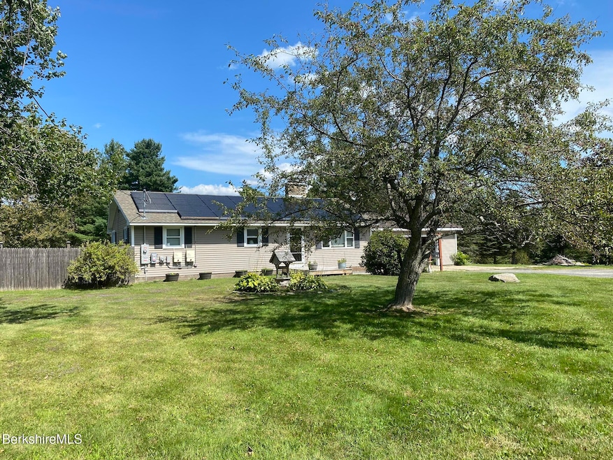 554 Main St, Becket, MA 01223 - photo 1