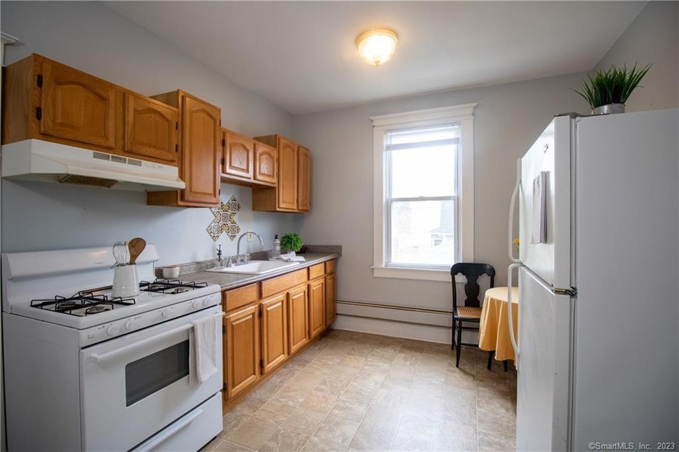 90 Riverview Ave unit 2B, New London, CT 06320 - photo 1