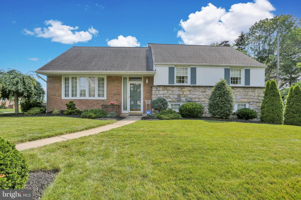 3906 Moyer Ave, Reading, PA 19606 - photo 1