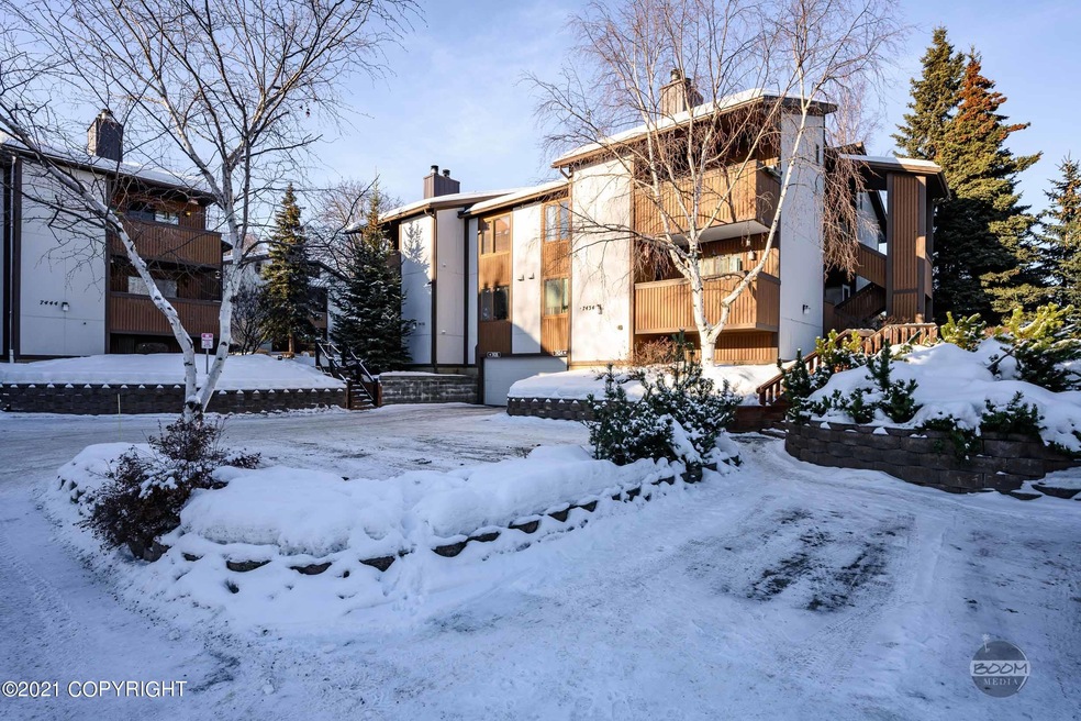 7434 Foxridge Way-3