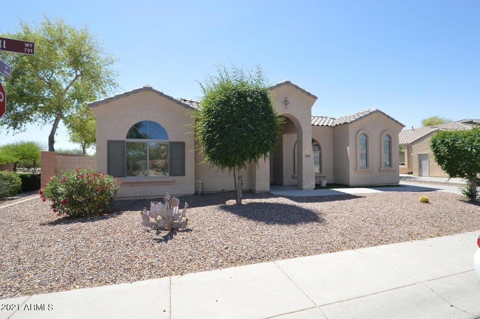 791 E Powell Way, Chandler, AZ 85249 - photo 1