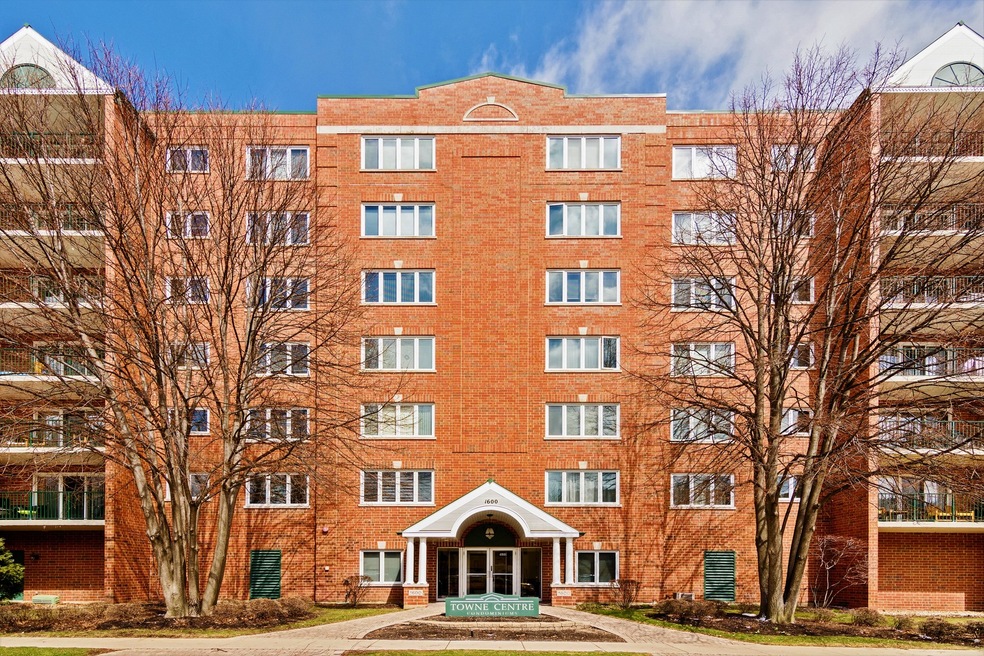 1600 E Thacker unit 406