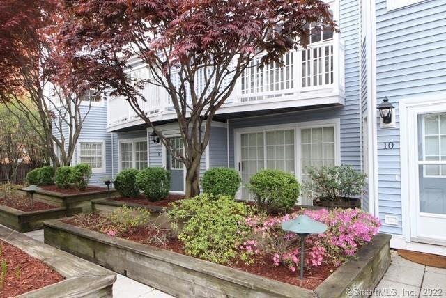 118 Grove St unit 9, Stamford, CT 06901 - photo 1