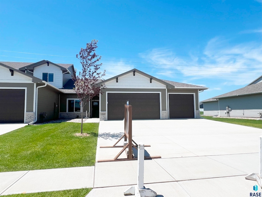 Pending $313,600 • Co-Listing Agent