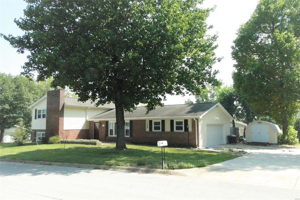 1320 Whitney Ln, Rolla, MO 65401 - photo 1