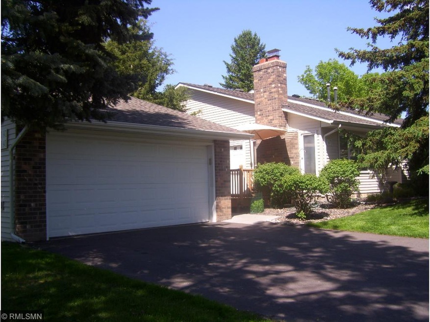 One level town home with large 2 car garage. No in