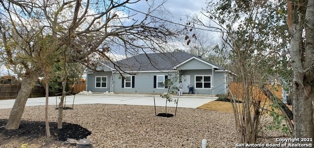 901 E Seideman St unit 2, Seguin, TX 78155 - photo 1