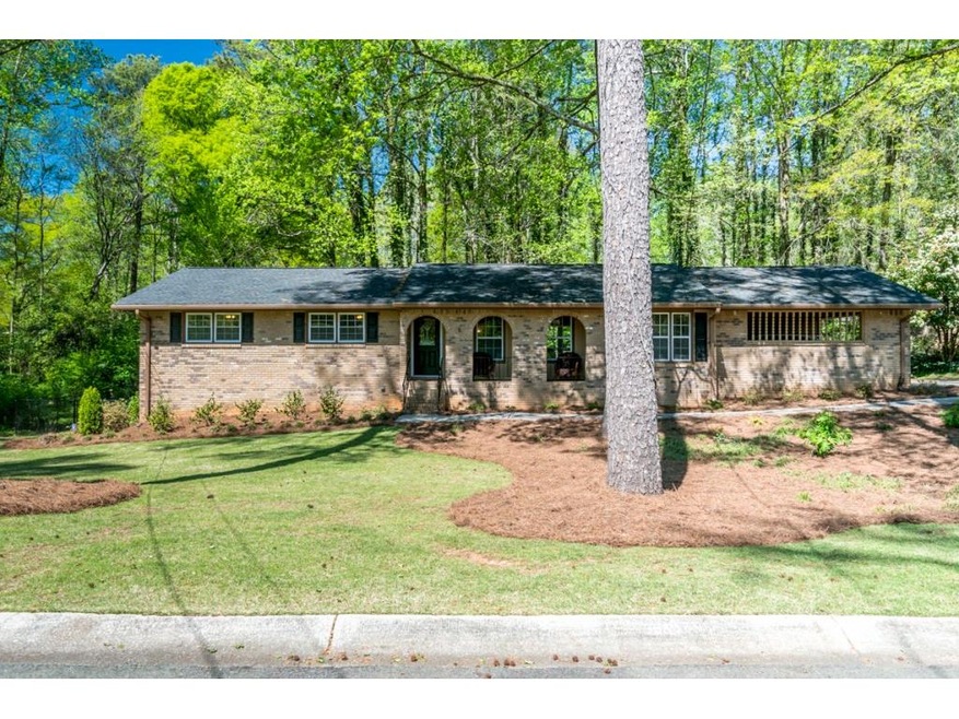 COMPLETELY RENOVATED, amaxing home on Level, Professionally Landscaped Lot! You will Fall In Love with this Gorgeous home!