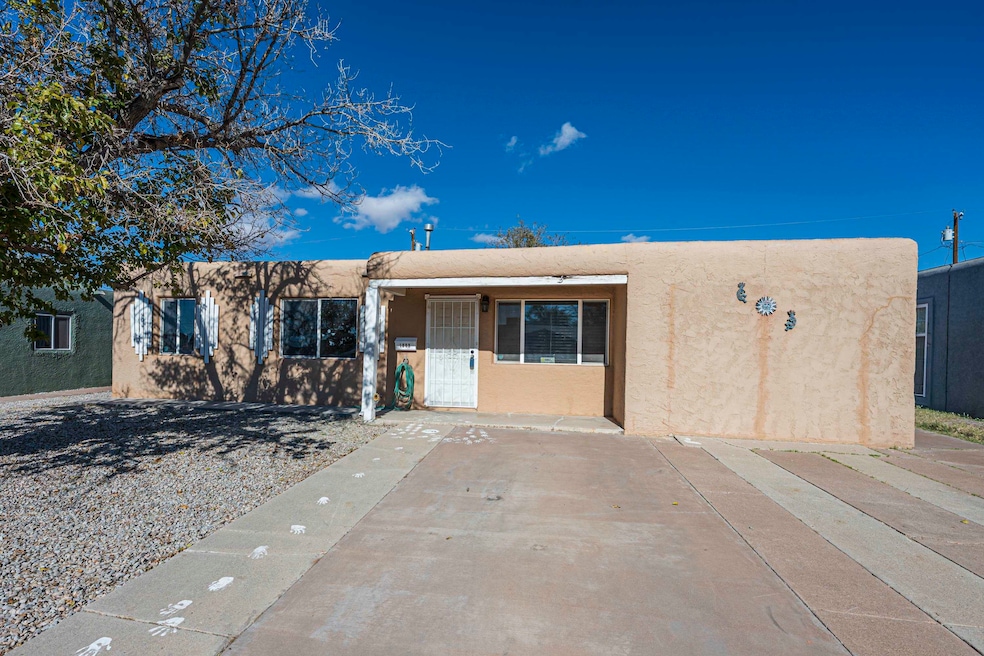 1009 Dewey Ln, Alamogordo, NM 88310 - photo 1