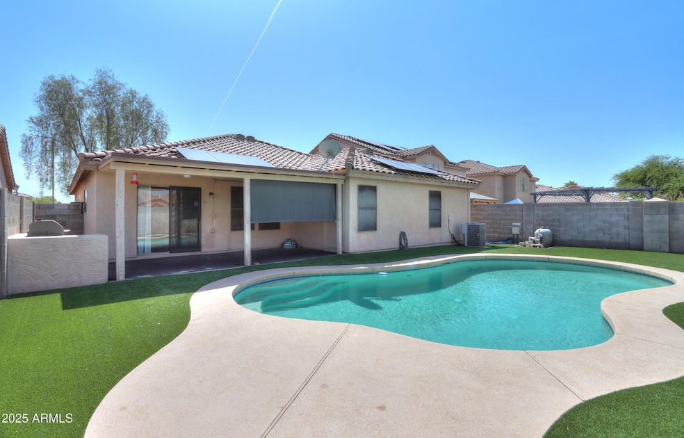 681 W Racine Loop, Casa Grande, AZ 85122 - photo 1