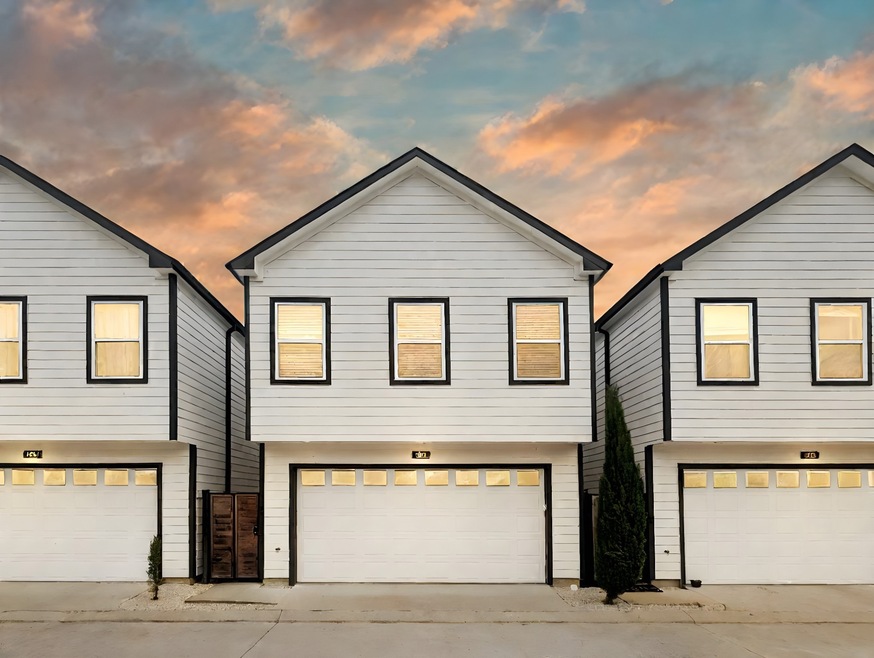 1012 Melneeka Ln, Houston, TX 77091 - photo 1