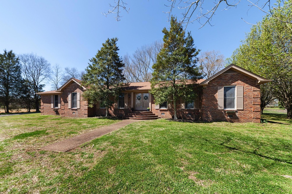 1314 Hillakes Ln, Lebanon, TN 37090 - photo 1