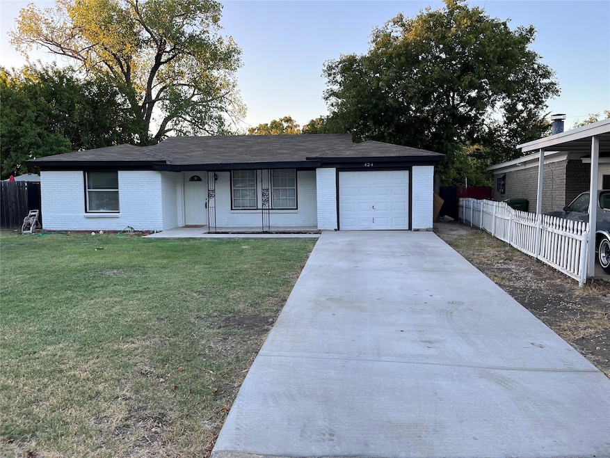 424 Kimbrough St, Fort Worth, TX 76108 - photo 1