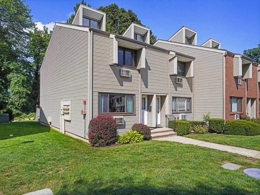 168 Belltown Rd unit E1, Stamford, CT 06905 - photo 1