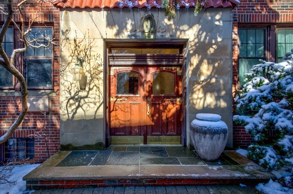 321 Tappan St unit 6, Brookline, MA 02445 - photo 1