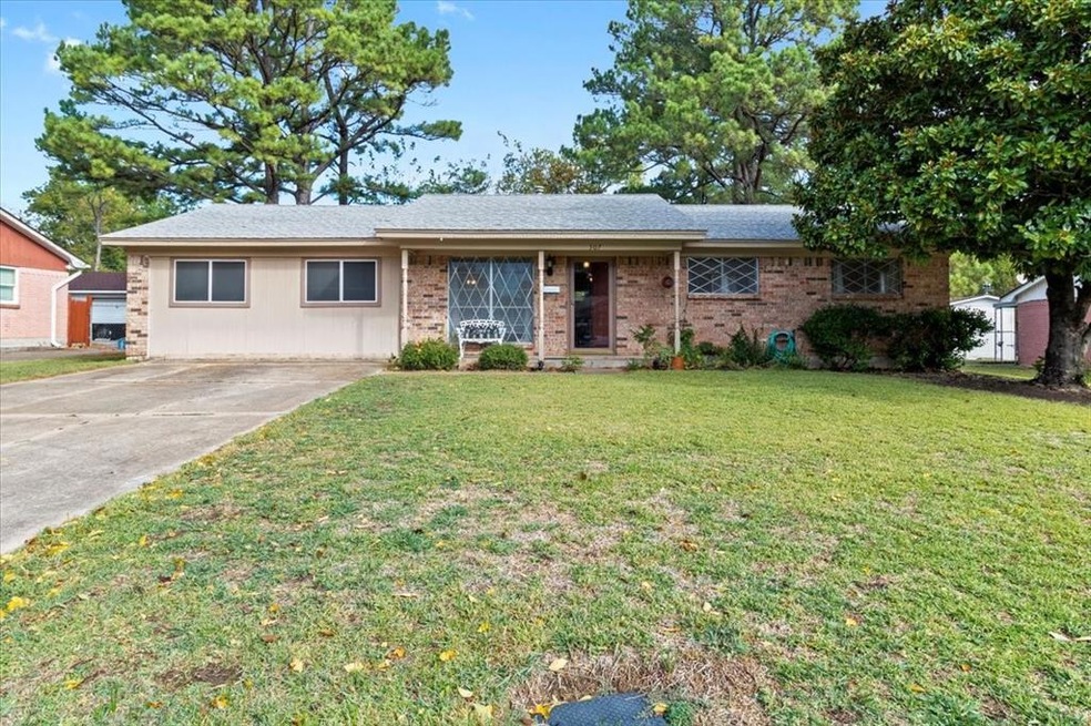 307 Glen Oaks Rd, Bonham, TX 75418 - photo 1