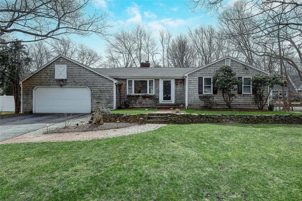 61 Linden Rd, Barrington, RI 02806 - photo 1