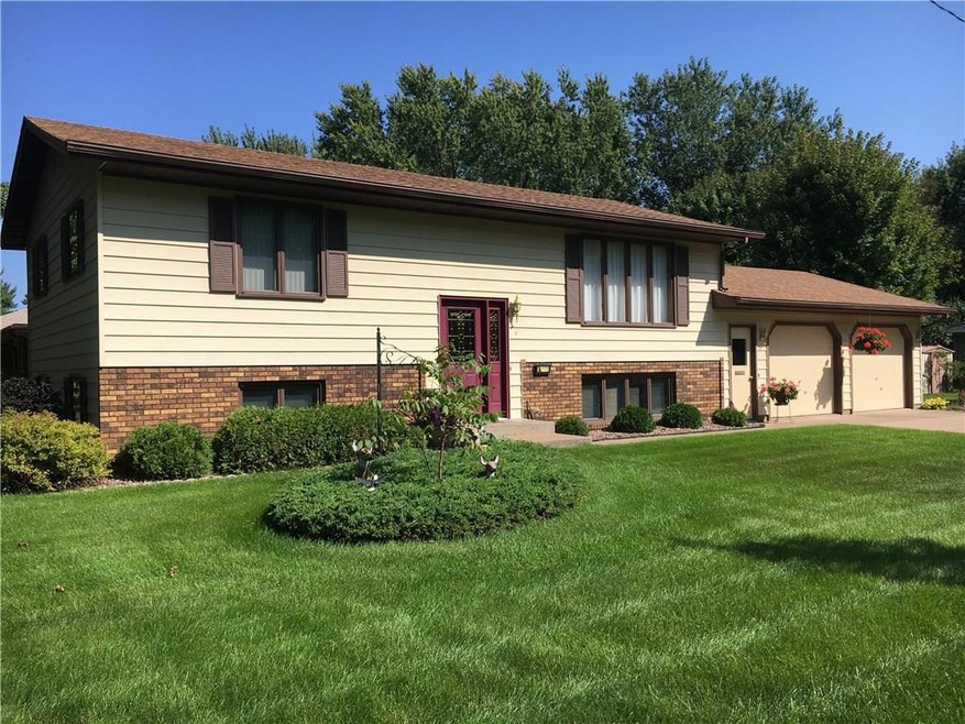 3428 Hillview Rd, Eau Claire, WI 54703 - photo 1