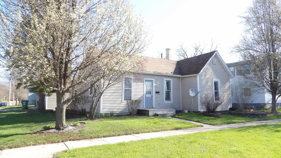 1123 W 2nd St, Boone