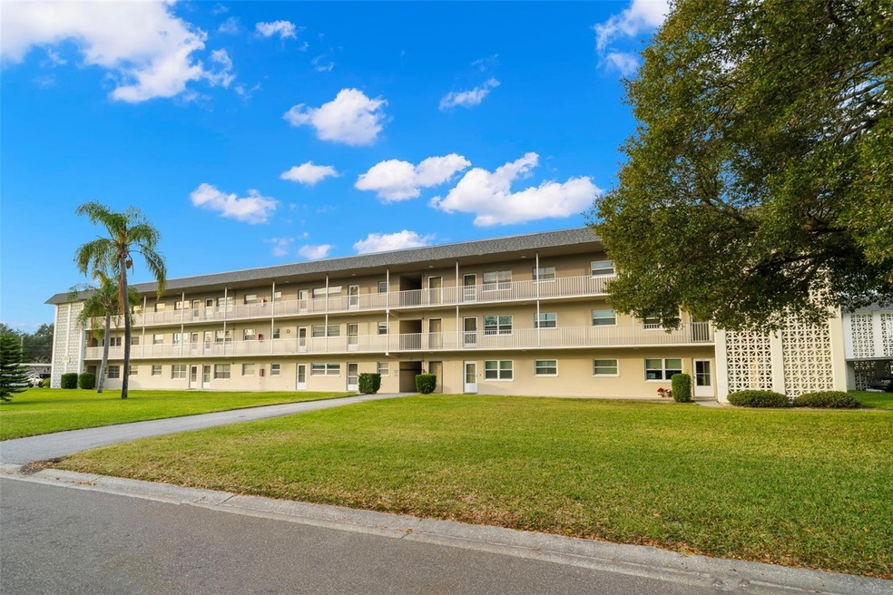 5725 12th Ave N Unit 106D, Saint Petersburg, FL 33710 MLS MFRT3499758