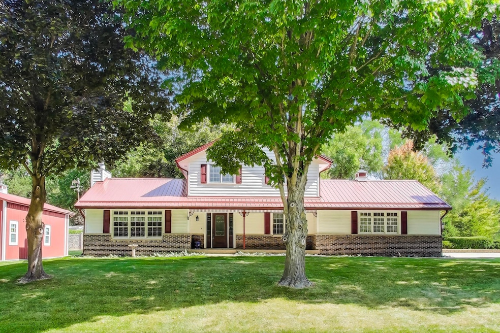 31700 118th St, Twin Lakes, WI 53181 - photo 1