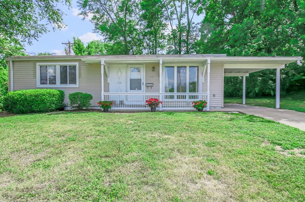 Welcome to 130 E. Waymire.  This 3BR charmer has 2.5 updated Baths located in the Webster Groves School District