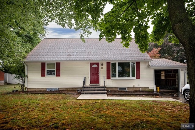 524 Burlington St, Paramus, NJ 07652 - photo 1