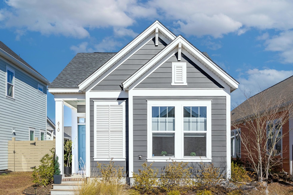 610 Blueway Ave, Summerville, SC 29486 - photo 1