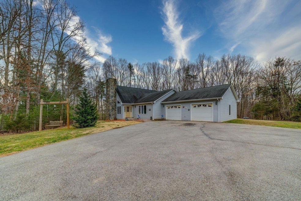 032-340719-031-340719-40-348 Parkview Dr