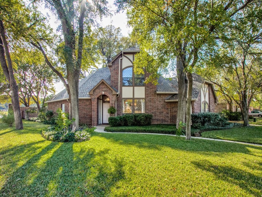 1008 Abbots Ln, Denton, TX 76205 - photo 1