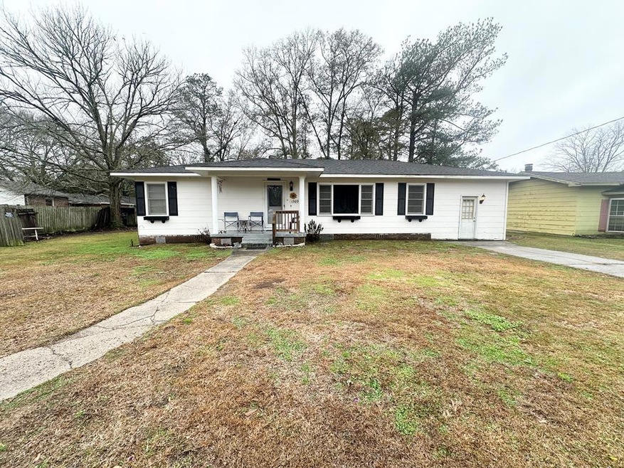 1309 Sixth Ave, Picayune, MS 39466 - photo 1