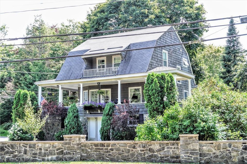 Welcome to gorgeous 5 Ocean View Road!
