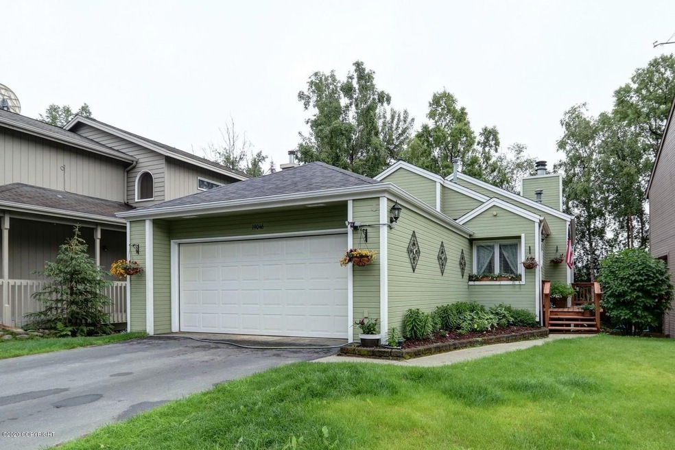Gorgeous Curb Appeal!