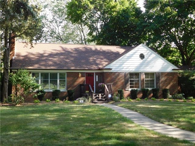SO INVITING! NEW FRONT LANDSCAPING ENHANCES CURB A
