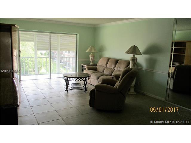 Living room dining room with screened porch