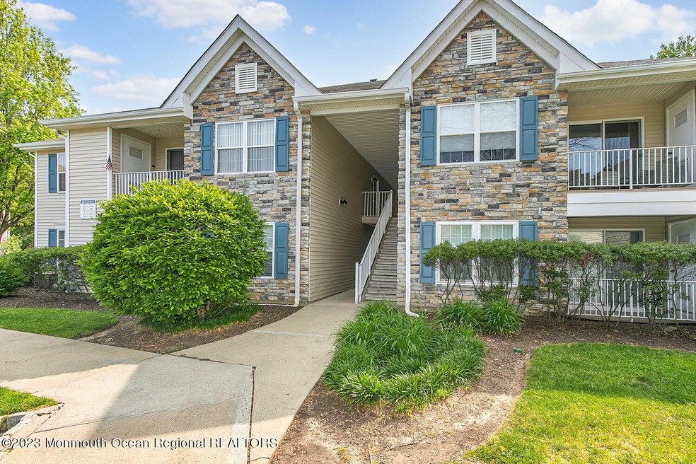 302 Wedgewood Cir unit 313, Belford, NJ 07718 - photo 1