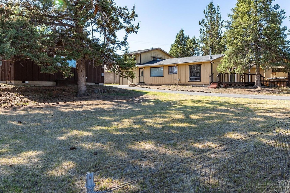 61137 Hamilton Ln, Bend, OR 97702 - photo 1