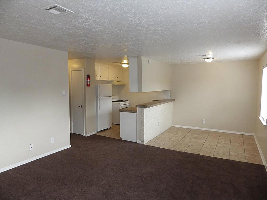 4503 Werner St unit 9, Houston, TX 77022 - photo 1