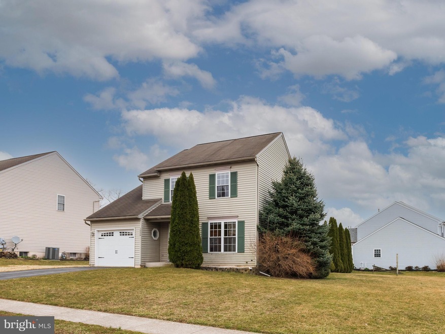 1006 Maple St, Honey Brook, PA 19344 - photo 1