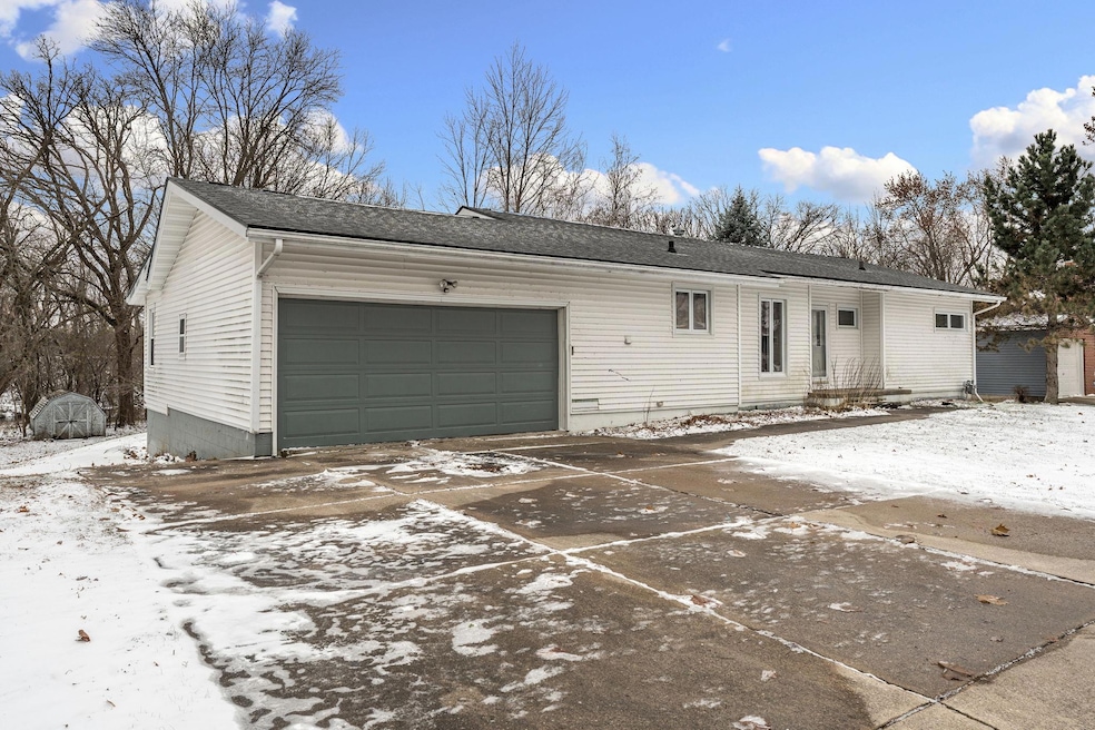 2010 11th Ave NE, Austin, MN 55912 - photo 1