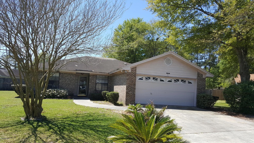 7844 Wildlife Ct, Jacksonville, FL 32210 - photo 1