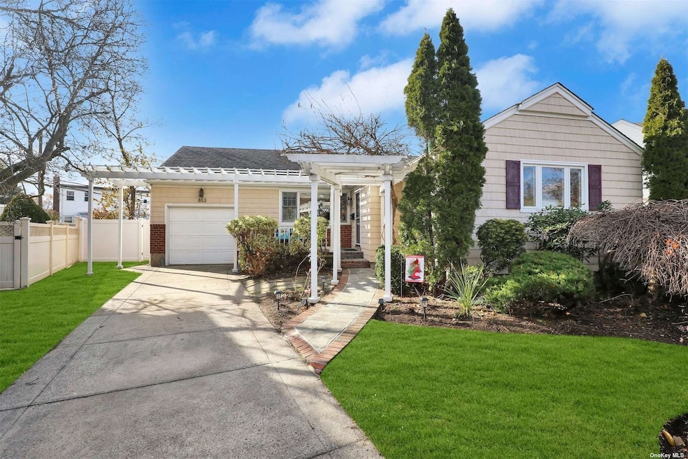 853 Cornell Rd, Franklin Square, NY 11010 - photo 1