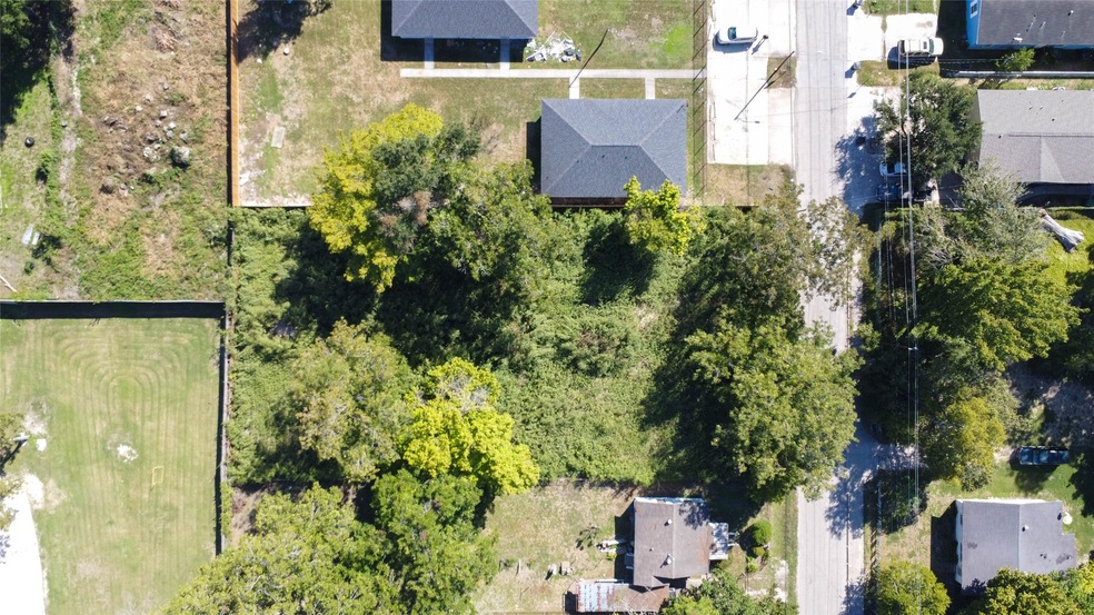 6612 De Priest St, Houston, TX 77091 - photo 1