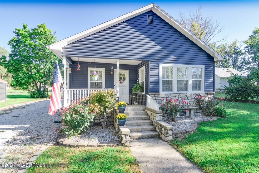 203 W High St, Eldon-06
