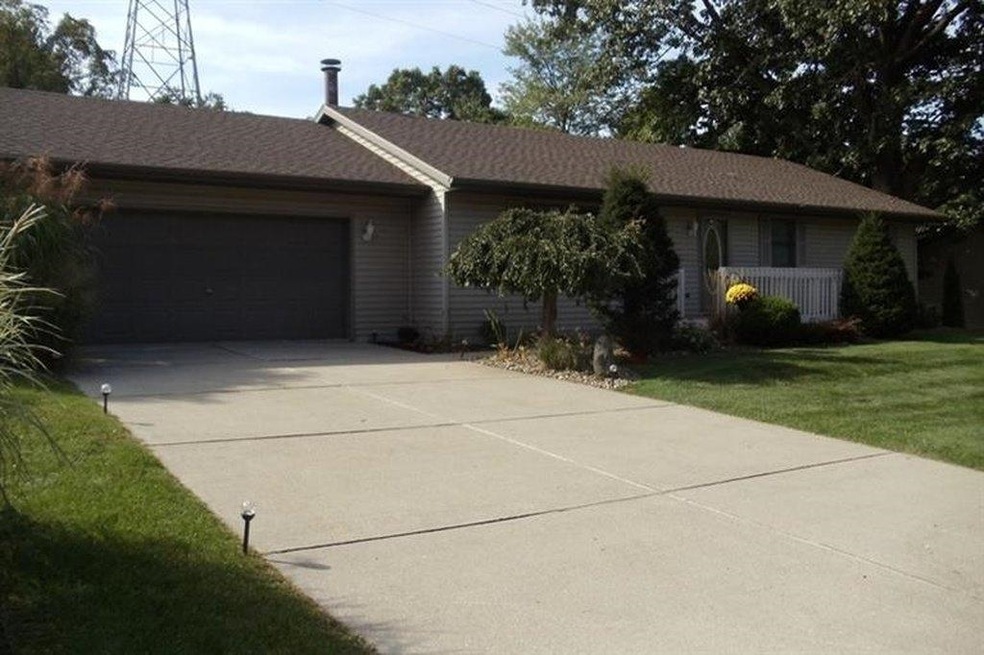 5334 W Regal Dr, La Porte, IN 46350 - photo 1